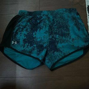 Under armor shorts, mix of black and blue, very comfortable